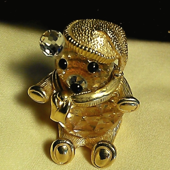 SWAVORSKI CRYSTAL BEAR FIGURINE 1.4 INCHES TALL. GOLD...